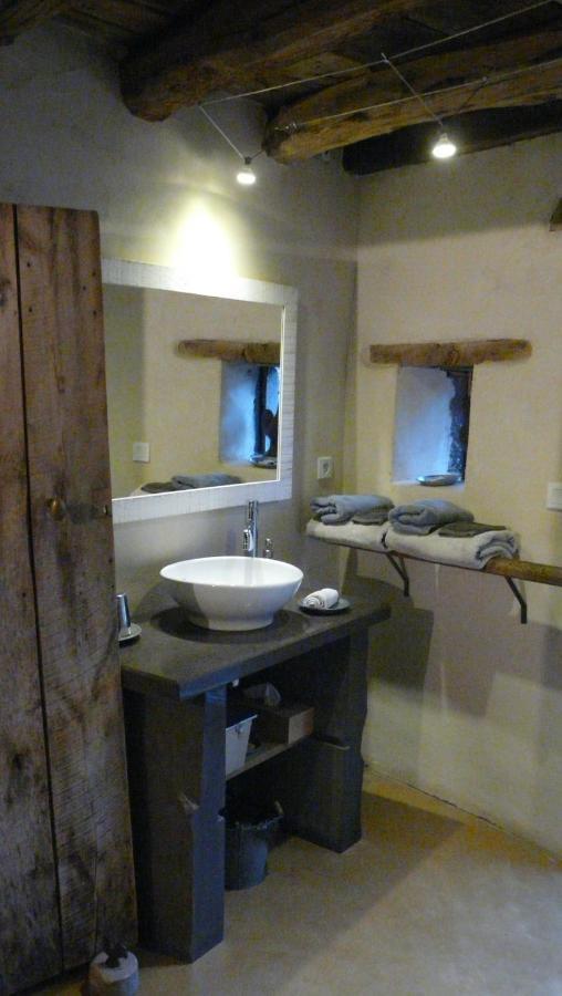 Suites De Campagne Les Eydieux, Petits Dejeuners Inclus Saint-Angel  Bagian luar foto