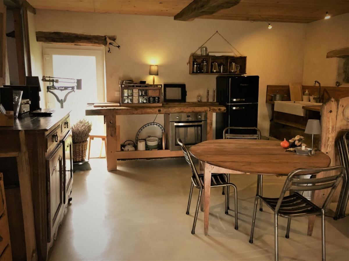 Suites De Campagne Les Eydieux, Petits Dejeuners Inclus Saint-Angel  Bagian luar foto